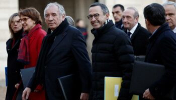 Les concessions de François Bayrou à la gauche placent les ministres LR en position inconfortable