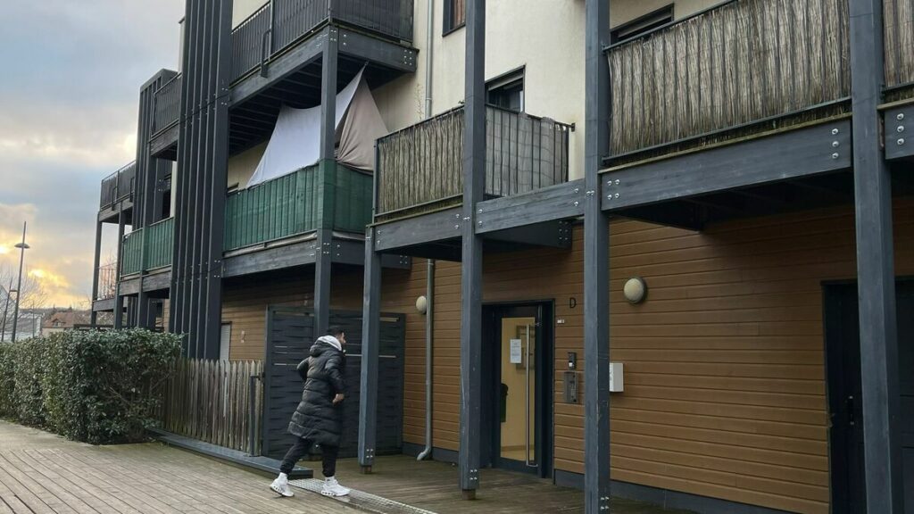 Les locataires d’une résidence de Ballainvilliers ne peuvent plus utiliser leurs balcons : « Ça s’affaisse »