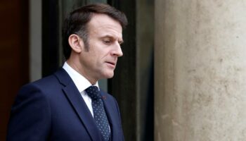 Les retraites, ce dossier qui poursuit Emmanuel Macron depuis huit ans