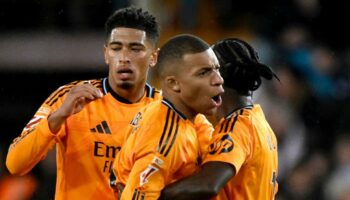 Liga : en plein cauchemar puis miraculés, le Real Madrid et Mbappé renversent Valence et prennent la tête