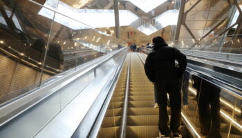 Ligne 14 : les premiers usagers découvrent la « spectaculaire » station Villejuif - Gustave-Roussy