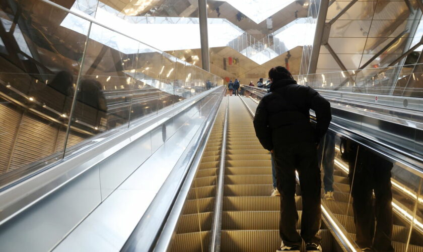 Ligne 14 : les premiers usagers découvrent la « spectaculaire » station Villejuif - Gustave-Roussy