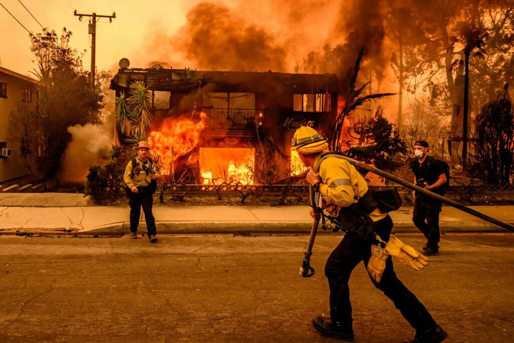 Los Angeles cernée par les flammes : « C’était comme une zone de guerre dans un film d’horreur »