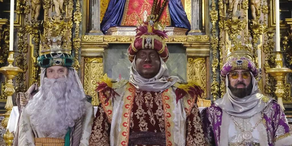 Los Reyes Magos visitan por primera vez a los niños del Centro de Estimulación del Buen Fin