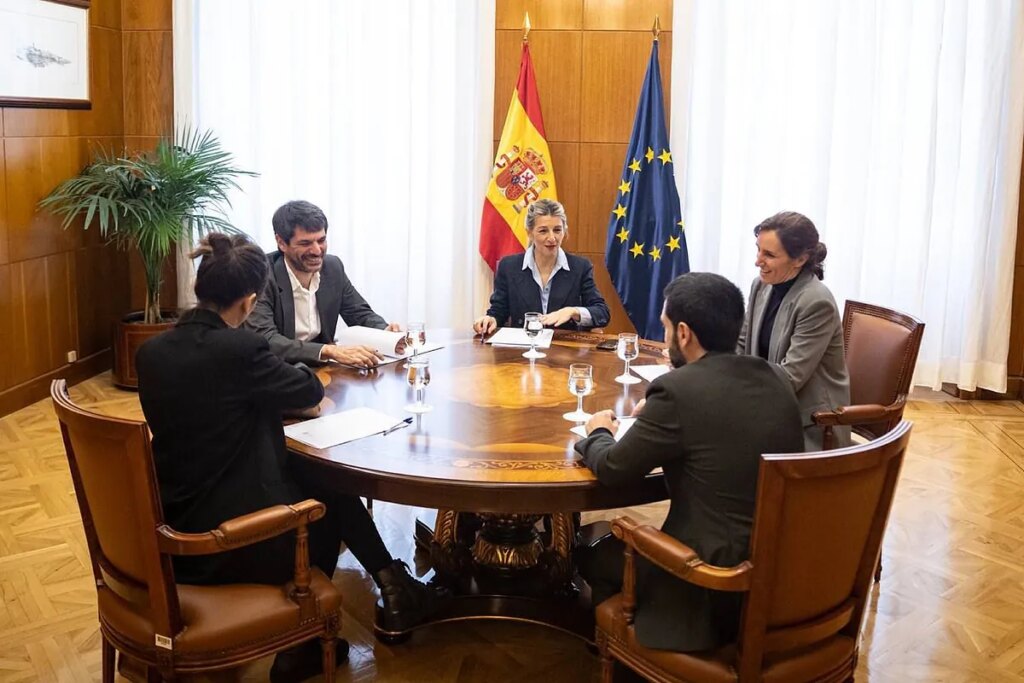 Los ministros de Sumar se conjuran en torno a Yolanda Díaz para forzar al PSOE a "cumplir" con la reducción de jornada