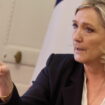 Mayotte : le plan de reconstruction « ne va pas assez loin », déplore Marine Le Pen à son arrivée sur place