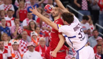 Mondial 2025 de handball : une équipe de France aux deux visages s’incline en demi-finale contre la Croatie