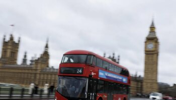 Muere apuñalado un niño de 14 años en un autobús de Londres