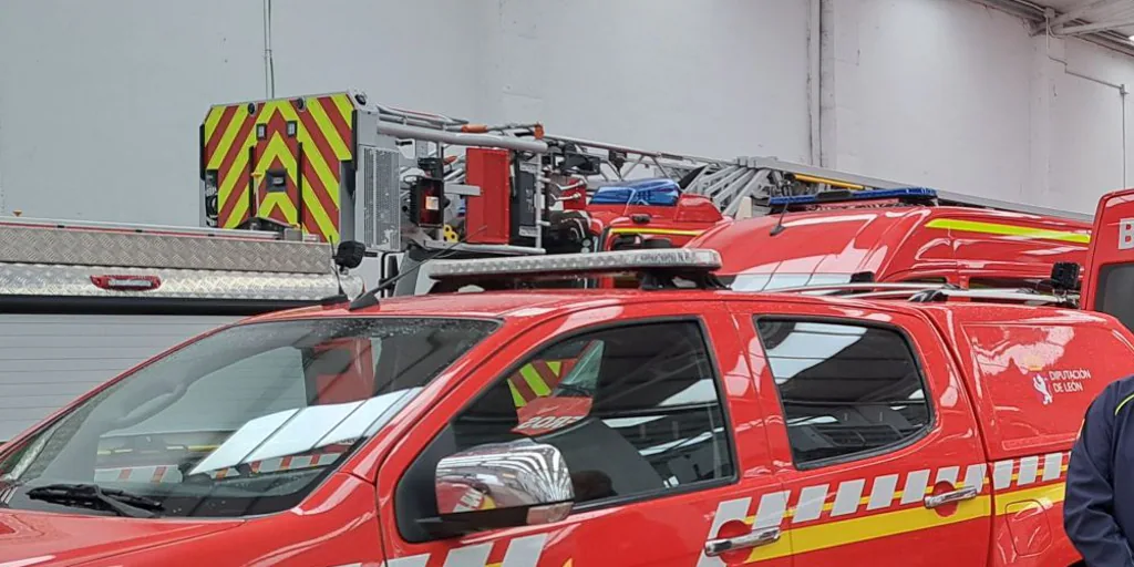 Muere un mujer tras caer su coche a un arroyo casi sin agua en un pueblo de León