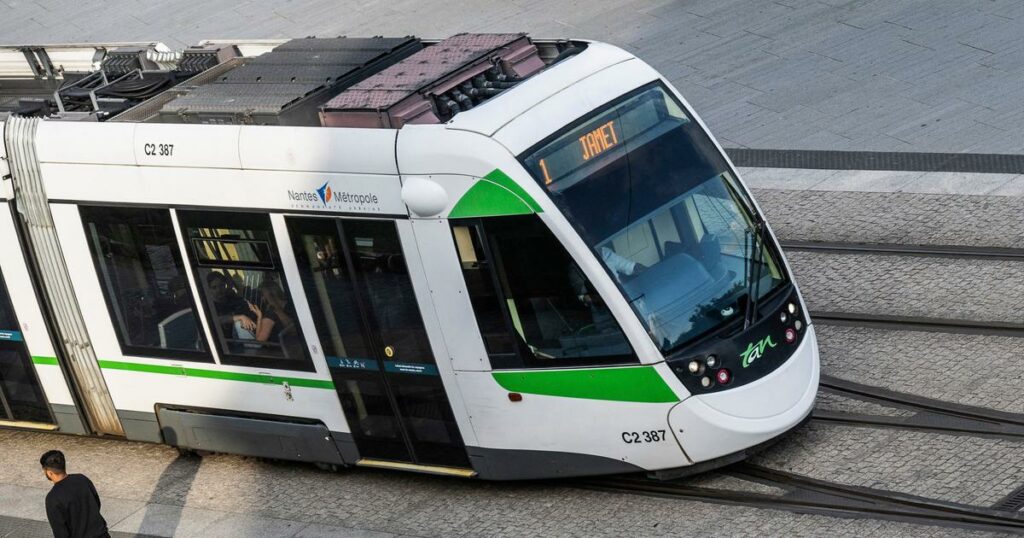 Nantes : après des tirs sur les passagers d’un tram, les syndicats à bout