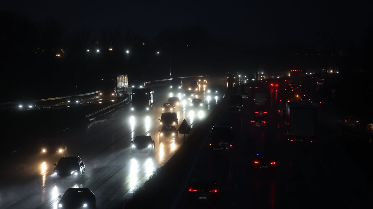 Neige et verglas : un accident impliquant trois véhicules fait un mort en Bourgogne