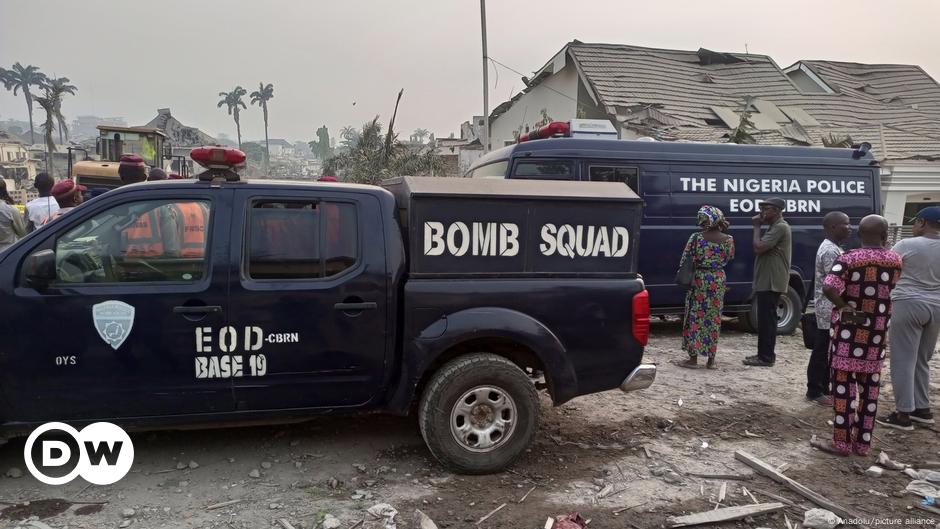 Nigeria: Bomb hits school, killing at least two