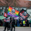 "Non aux nazis !" : en Allemagne, des manifestants retardent un congrès de l'AfD