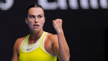 Open d’Australie : Aryna Sabalenka, joueuse puissante qui se moque des clichés sur son tennis