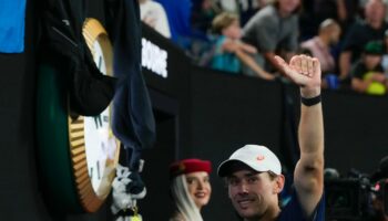 Open d’Australie : l’Australien Alex de Minaur affrontera Jannik Sinner, sa bête noire, en quarts de finale