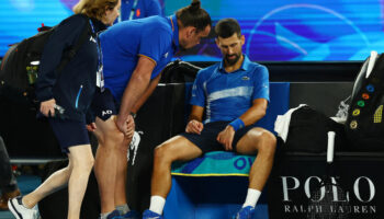 Open d’Australie : « préoccupé » par une blessure mais brillant vainqueur d’Alcaraz, Djokovic a refait le coup