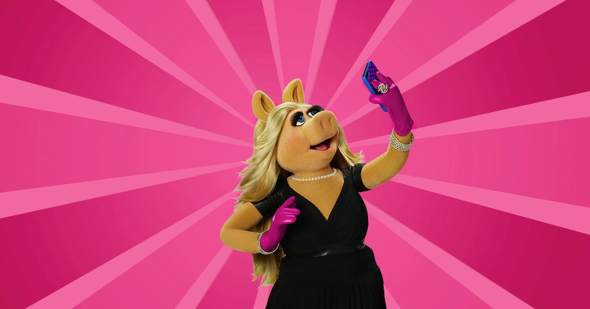 Oris revisite les Muppets avec une ProPilot X Miss Piggy Edition rose