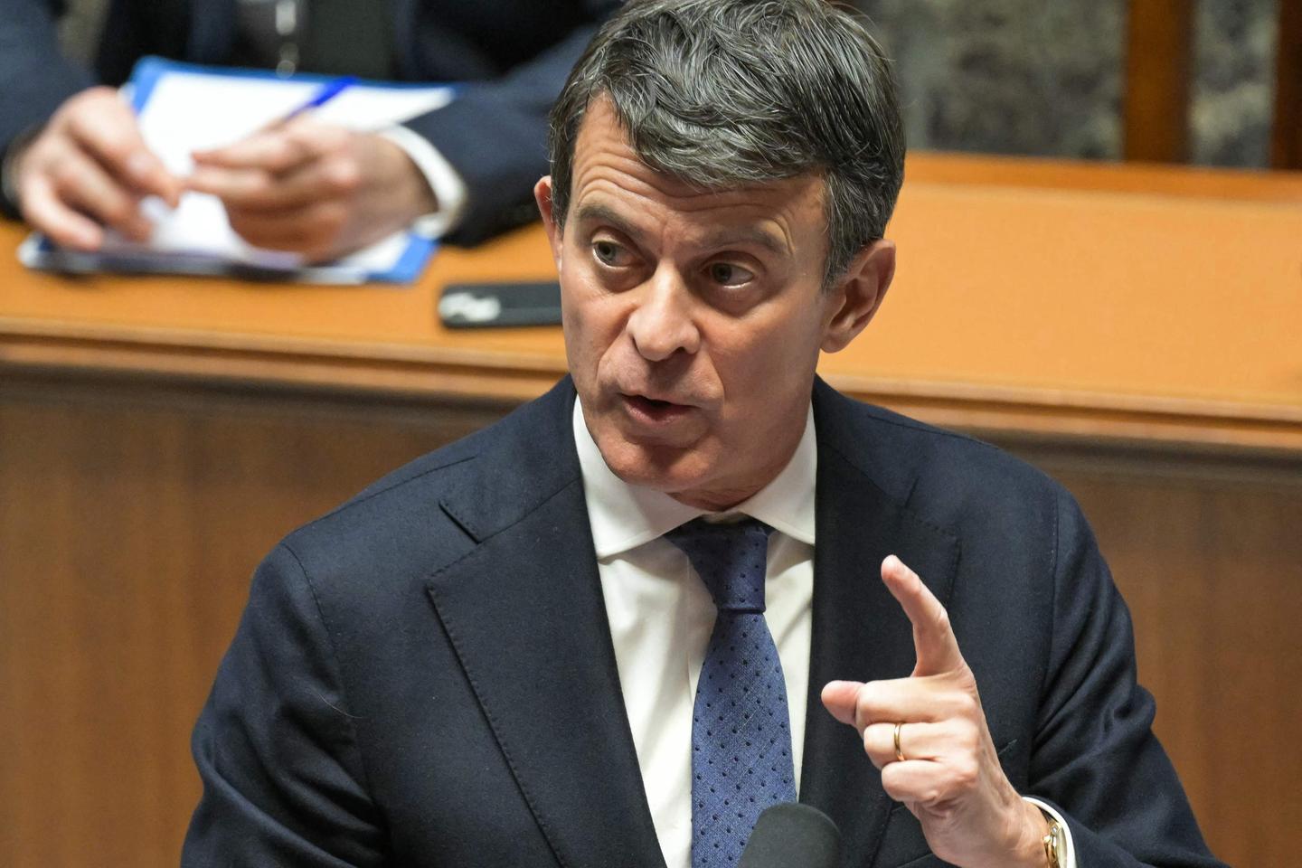 Outre-mer : Manuel Valls dénonce les « ingérences » de l’Azerbaïdjan