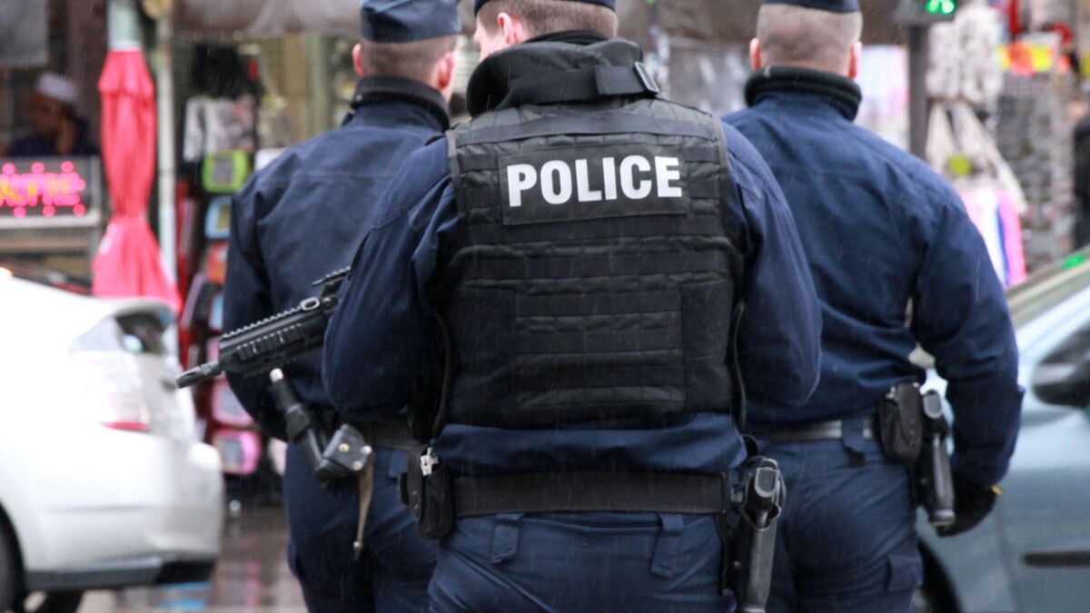 Paris : un adolescent racketté devant son lycée, ses agresseurs lui mettent un couteau sous la gorge