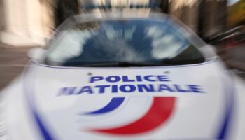 Paris : un père suicidaire arrêté après avoir menacé de tuer son enfant de deux ans