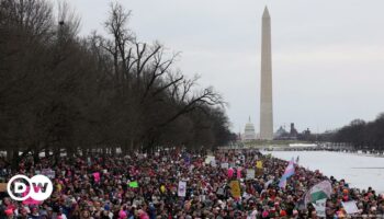 People's March in Washington draws thousands ahead of inauguration