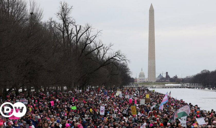 People's March in Washington draws thousands ahead of inauguration