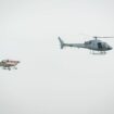 Perdus en plein ciel au nord de Paris, deux jeunes pilotes secourus et escortés par des avions de l'armée de l'air