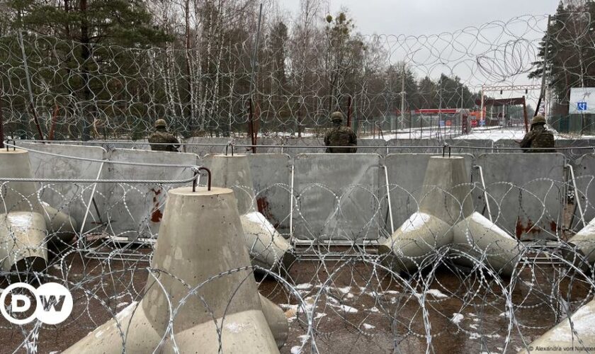 Poland tightens controls on border with Belarus