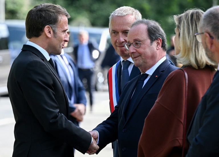 Politique: Pour l'ex-président Hollande, Macron "doit terminer son mandat"