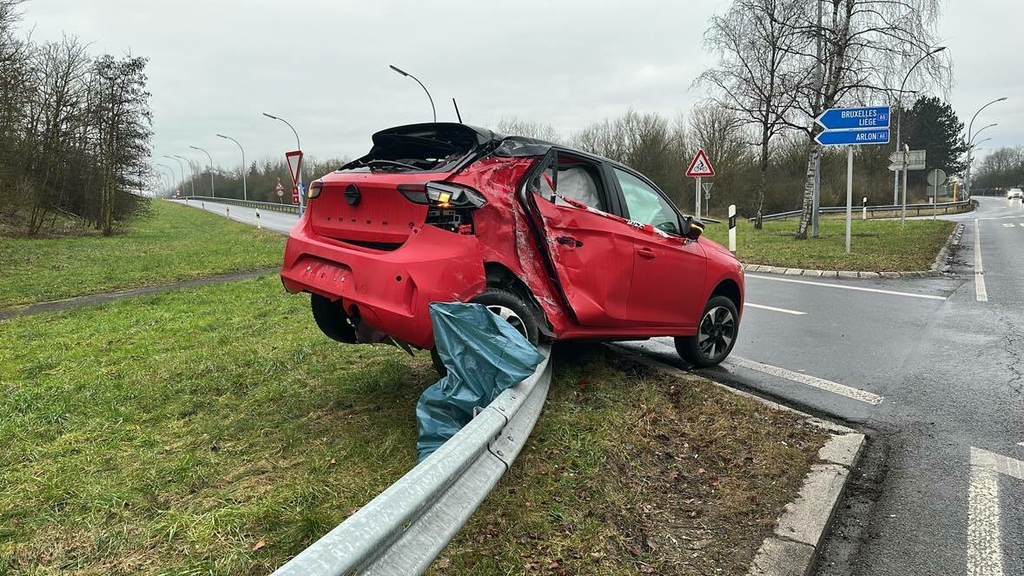 Près de l'A6: Accident spectaculaire entre un bus et une voiture