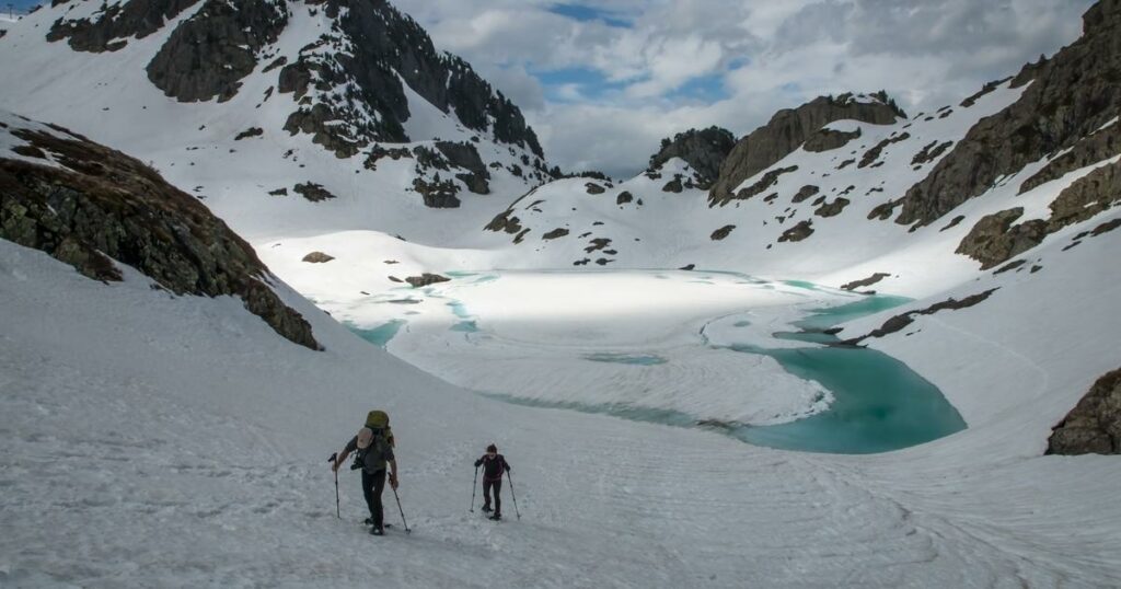 Pyrénées: deux randonneuses chutent au même endroit à quelques heures d'intervalle