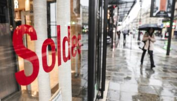 REPORTAGE. "Ça permet de vider les stocks, il faut en revenir à ça" : les commerçants craignent de mauvaises ventes pendant les soldes