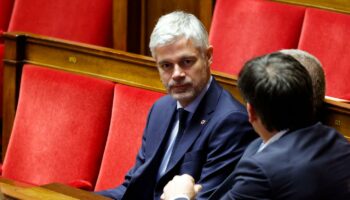 Retraites : Laurent Wauquiez estime que suspendre la réforme sans financement serait « irresponsable » ; Yaël Braun-Pivet n’est « pas opposée » à en « rediscuter »