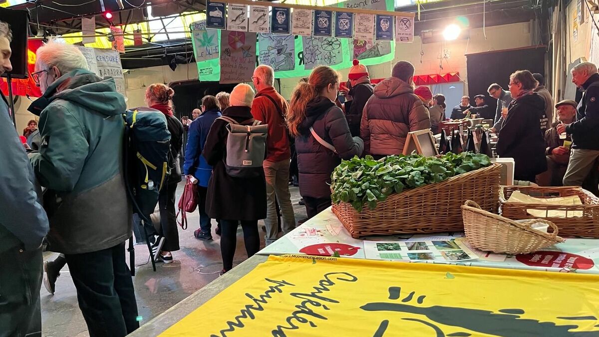 Réunis à Montreuil, les agriculteurs franciliens de la Confédération paysanne veulent « inventer un autre monde »