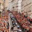 « Rue Lepic » pendant les JO : la foule, une fenêtre, les coureurs et une photo devenue virale