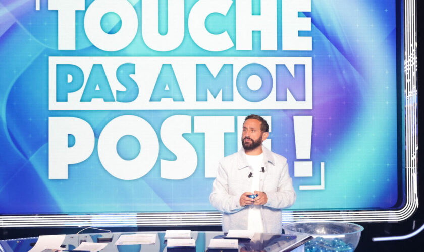 « S’il te plaît, je t’aime » : un spectateur de TPMP saute du public pour rejoindre Cyril Hanouna en plein direct