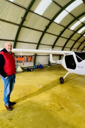 Silencieux, économe, 45 minutes d’autonomie... l’aéroclub d’Evreux joue les pionniers en testant l’avion électrique