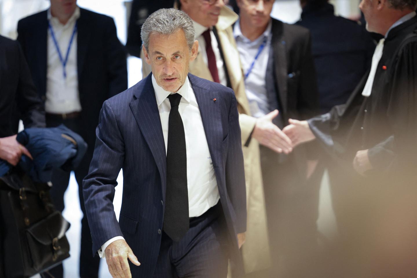 Soupçons de financement illégal : premières tensions à l’ouverture du procès de Nicolas Sarkozy