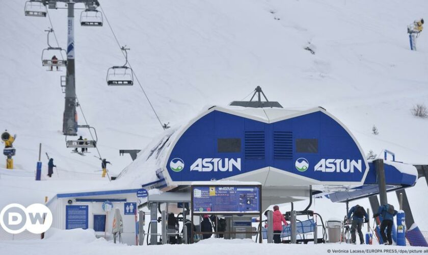 Spain: Ski lift incident injures dozens, two seriously