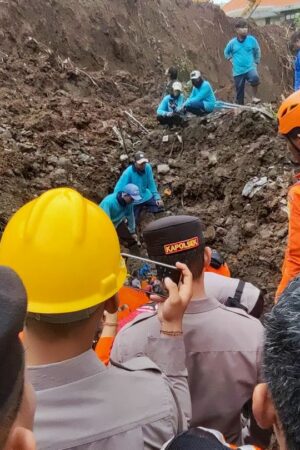 Auf Bali und Java wurden mindestens elf Menschen vermisst. (Foto aktuell) Foto: BPBD/Bali Provincial Disaster Management/dpa