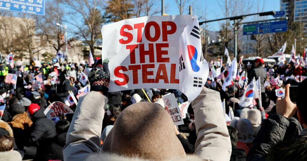 «Stop the Steal», «Make Korea great again»... En Corée du Sud, la tentation trumpiste des partisans du président Yoon