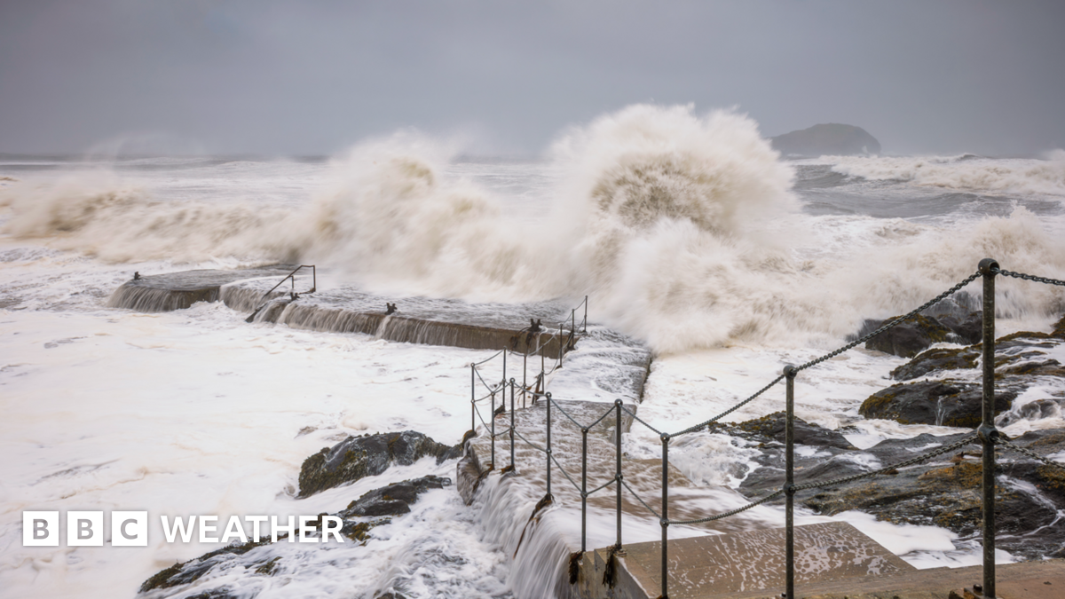 Large waves overtopping steps and rocks on the coast