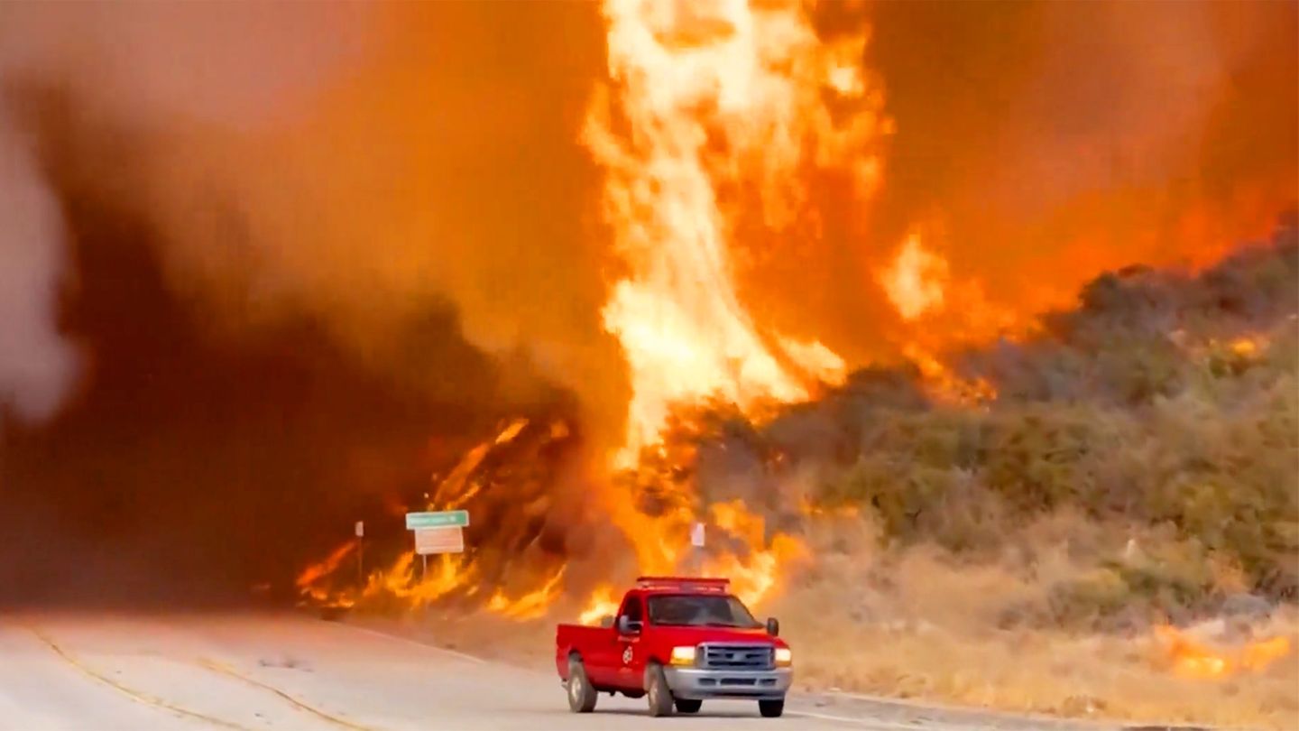 Tausende auf der Flucht: Neuer Großbrand bewegt sich auf Los Angeles zu