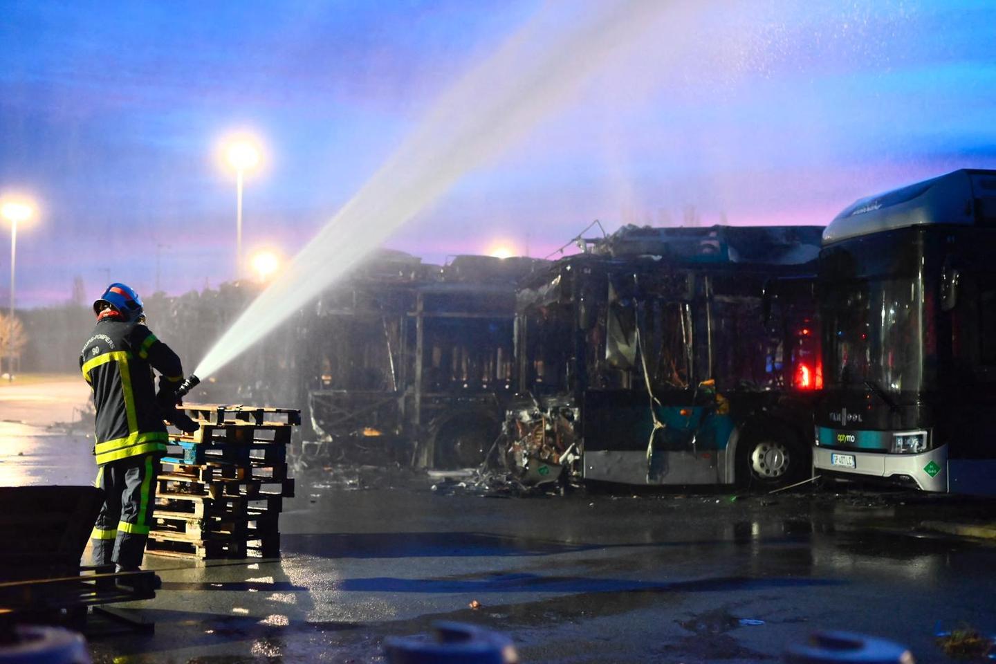 Territoire de Belfort : sept bus à hydrogène détruits par un incendie dans un dépôt à Danjoutin