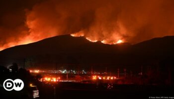 Thousands flee Hughes wildfire north of Los Angeles