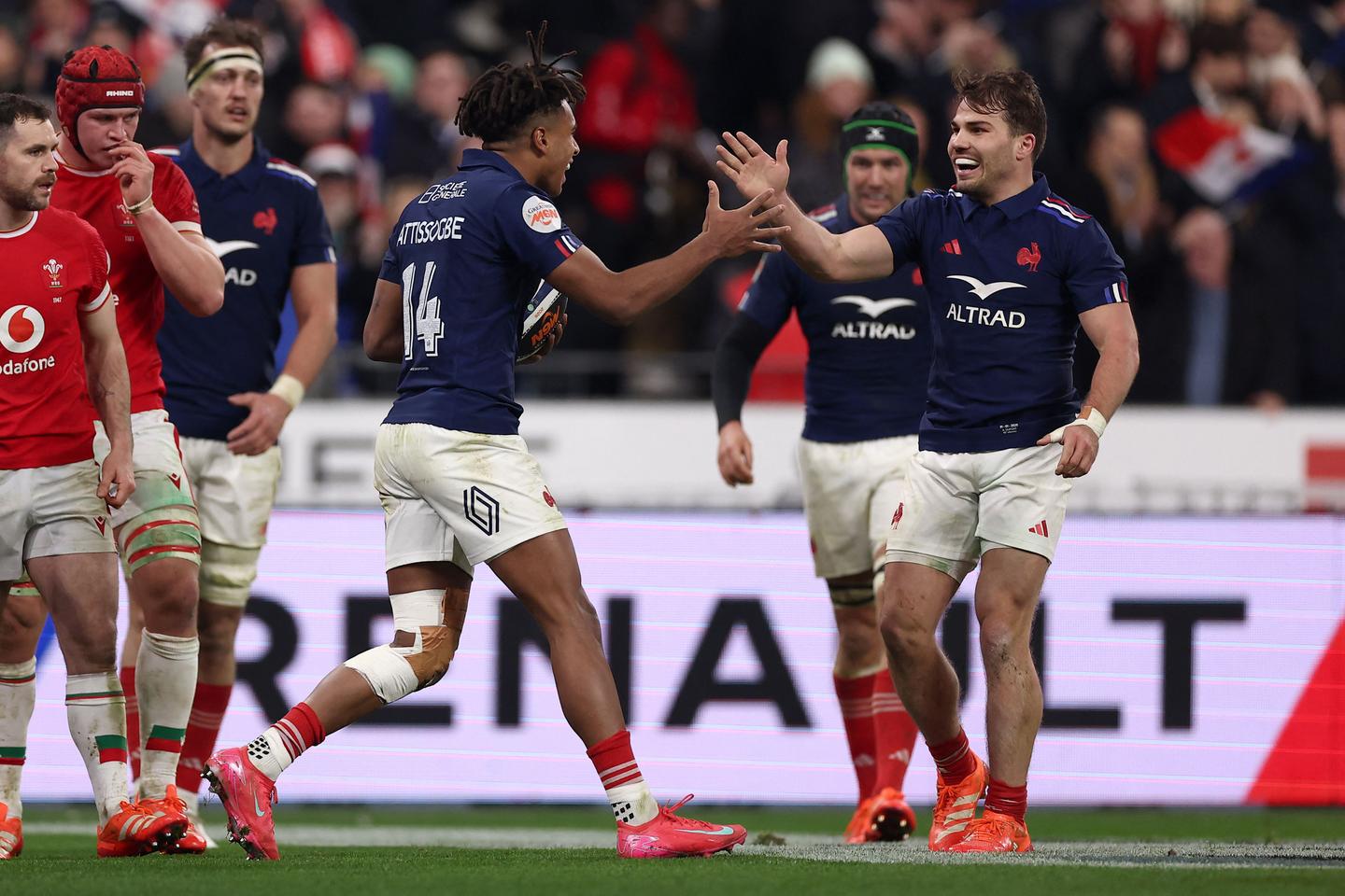 Tournoi des six nations : le résumé de la très large victoire du XV de France face au Pays de Galles