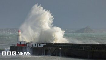 UK hit with high winds as Storm Herminia rolls in