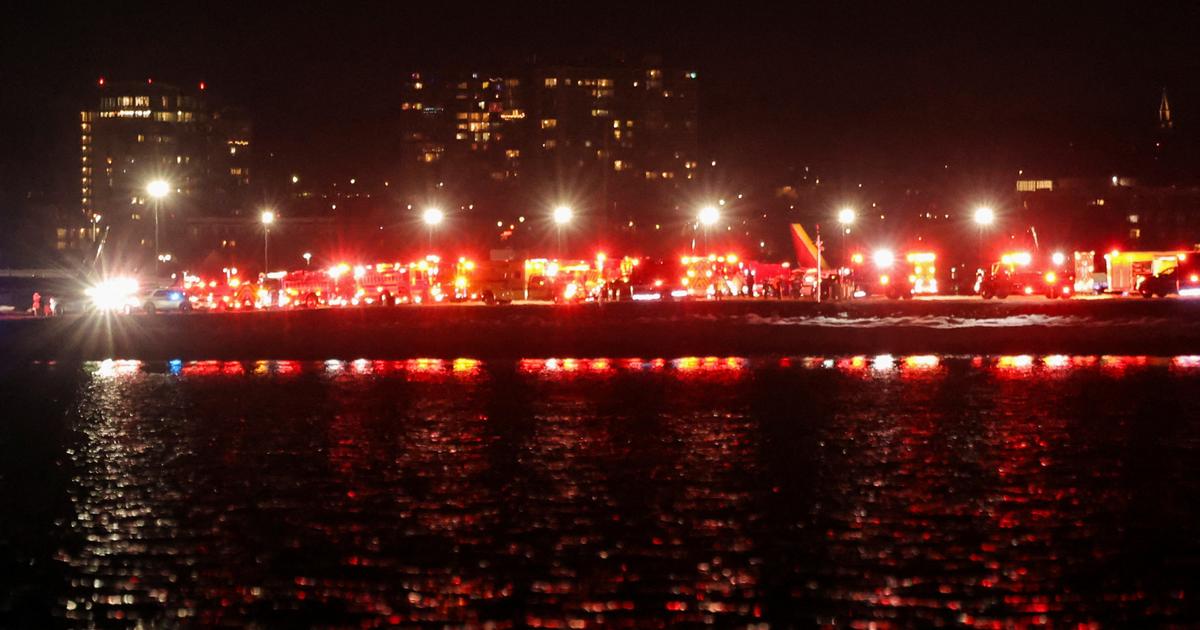 Un avion de ligne s’abîme dans le fleuve Potomac à Washington DC après une collision avec un hélicoptère