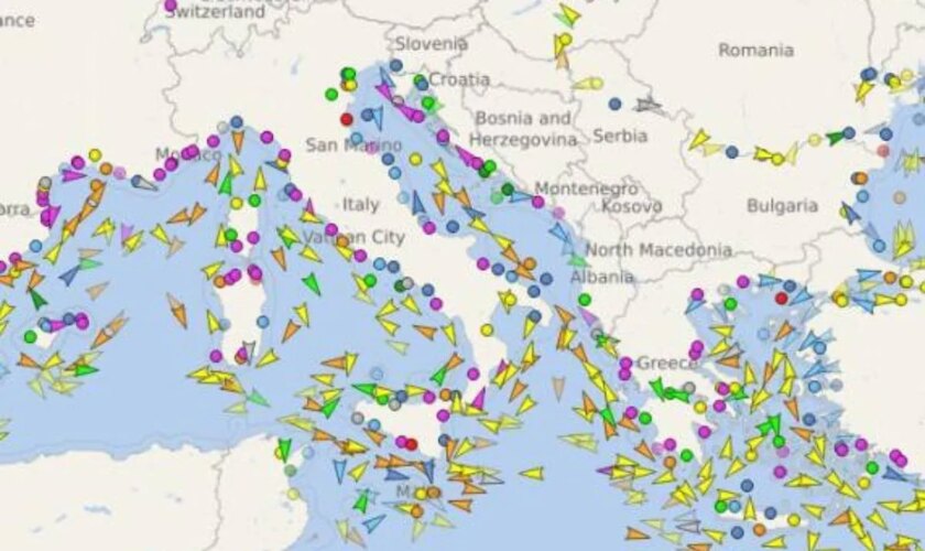 Un hacker de 15 años de Cesena alteraba las rutas de los barcos en el Mediterráneo por diversión