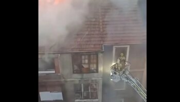 Un herido grave al saltar de un edificio en llamas en Basauri y otros 3 rescatados, 2 de ellos menores